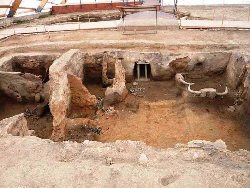 Neolitik &ccedil;ağda Anadolu: Aşıklıh&ouml;y&uuml;k ve &Ccedil;atalh&ouml;y&uuml;k